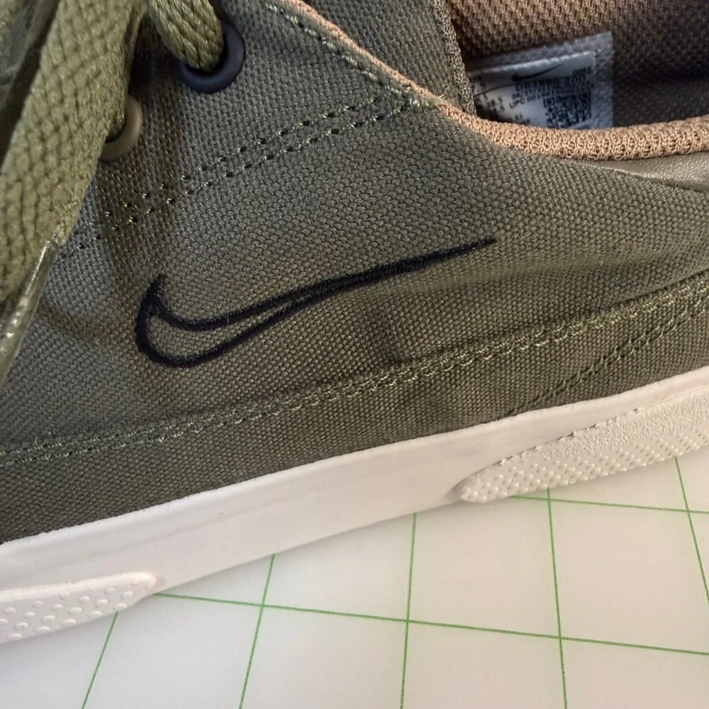 Nike women retro